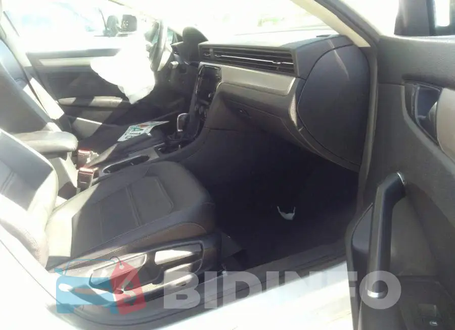 1VWSA7A33LC008763 Photo# 5