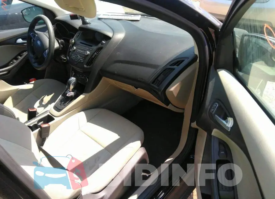 1FADP3F24GL261153 Photo# 5