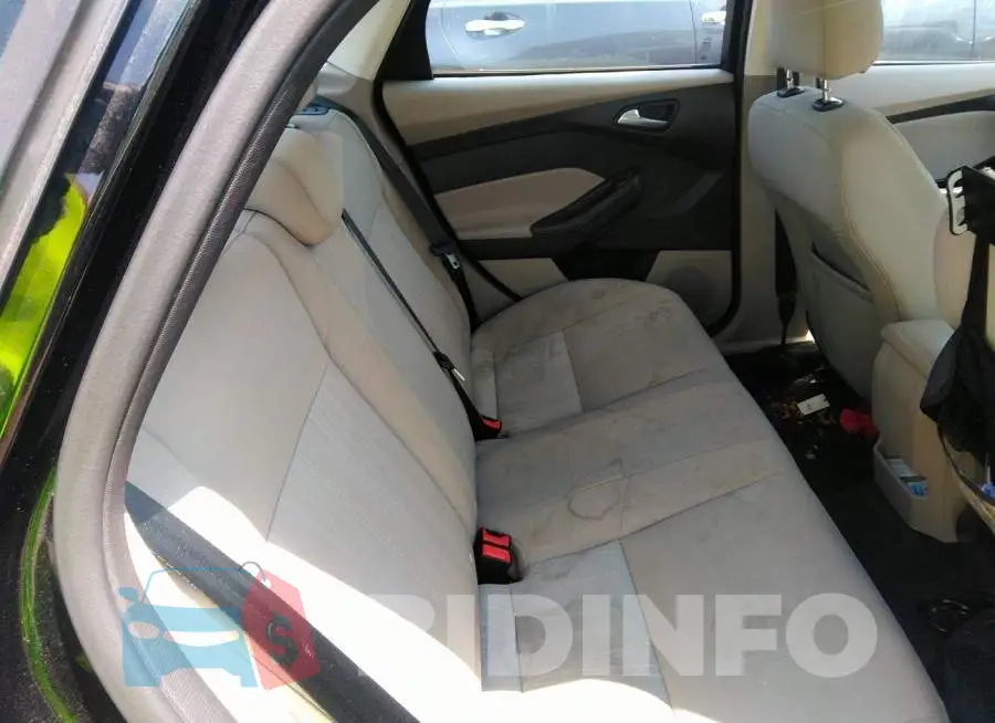 1FADP3F24GL261153 Photo# 8