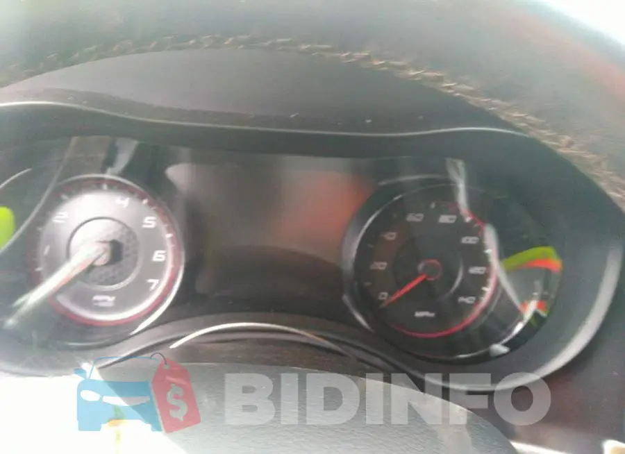 2C3CDXJG8KH743286 Photo# 7