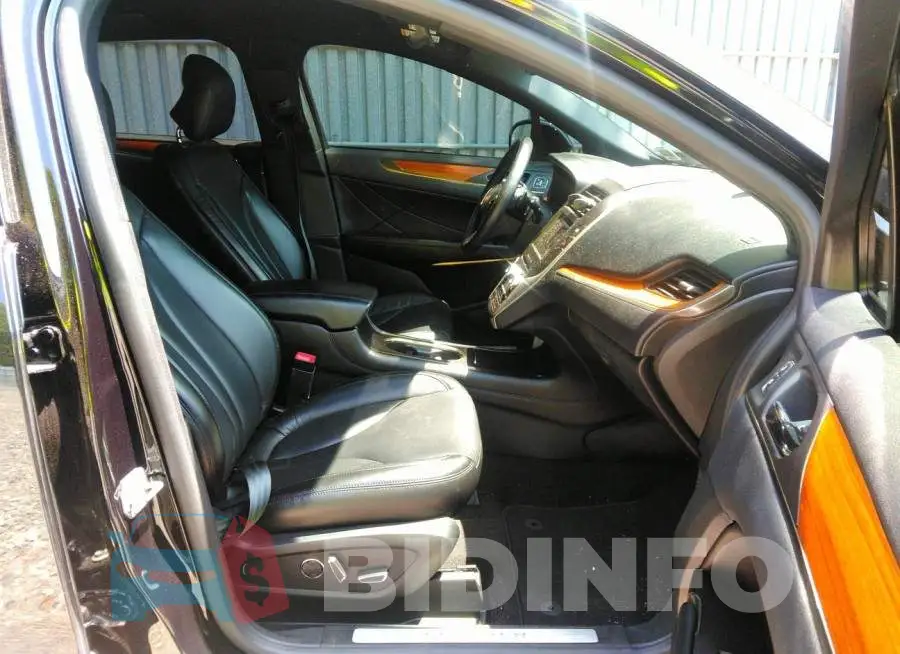 5LMCJ2D9XKUL15990 Photo# 5