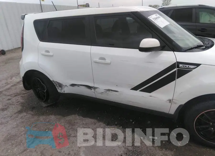 KNDJN2A2XF7121023 Photo# 6