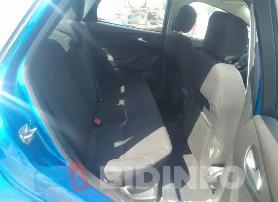 1FADP3F25GL261887 Photo# 8