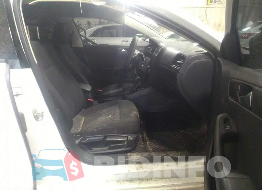 3VW167AJ8GM398405 Photo# 5