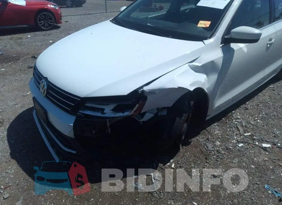 3VW167AJ7HM262512 Photo# 6