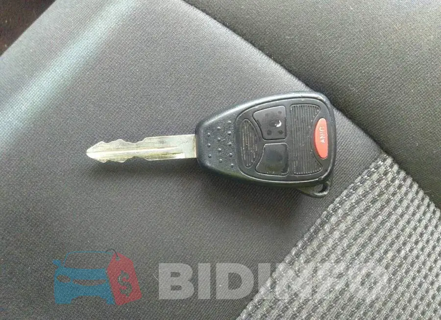 1C4NJPBB2GD643267 Photo# 11