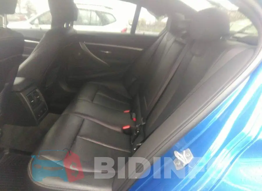 WBA8B7G5XJNV10901 Photo# 8