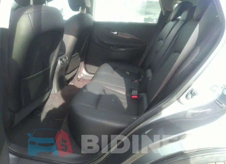 JN1BJ0RP3HM389116 Photo# 8