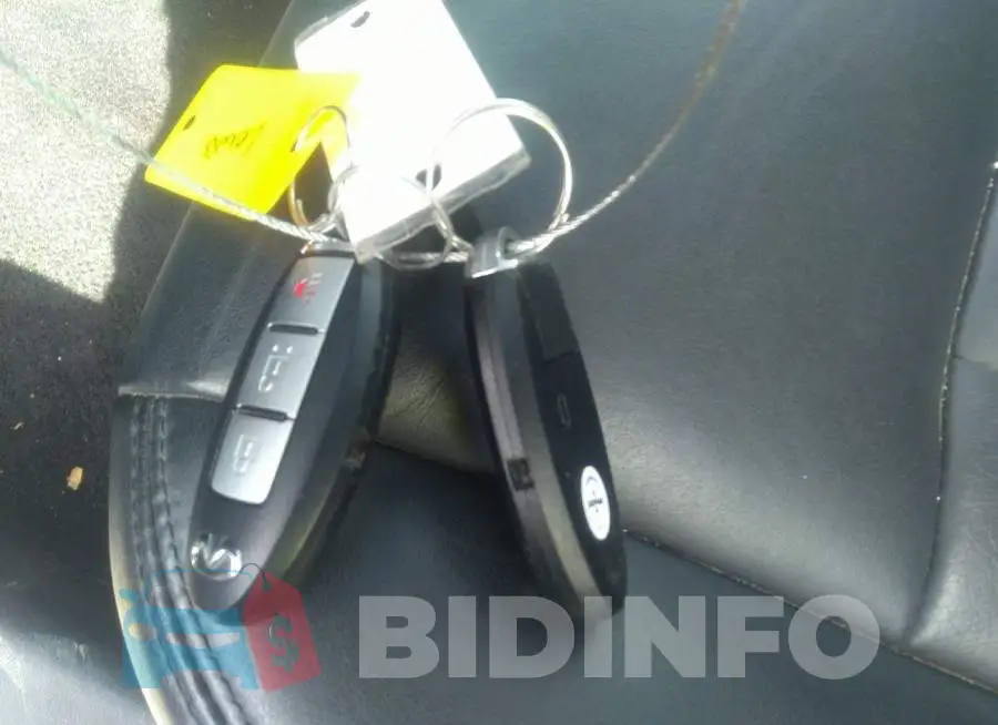 JN1BJ0RP3HM389116 Photo# 11