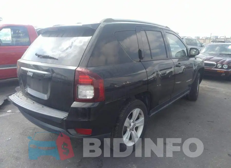 1C4NJCBA4GD753723 Photo# 4