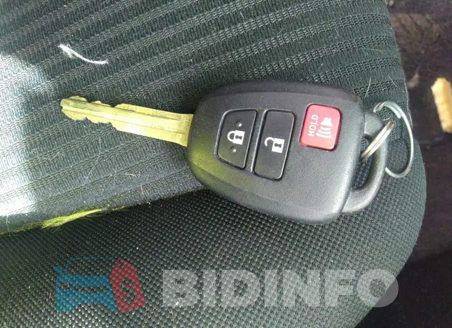 2T3BFREV6HW560063 Photo# 11