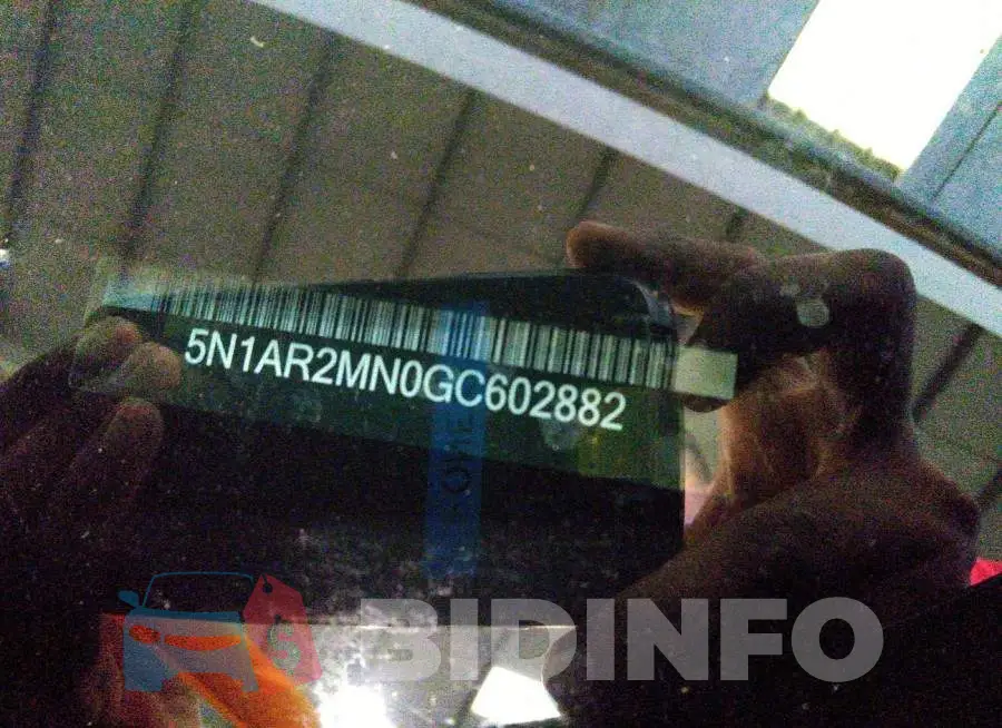 001AR2MN0GC602882 Photo# 9