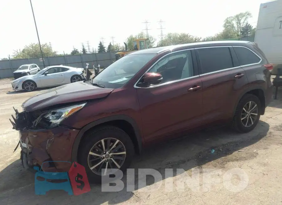 5TDJZRFH7JS830758 Photo# 2