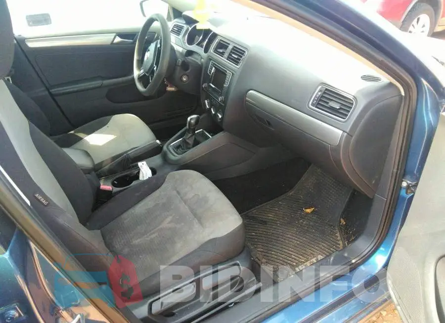 3VW2B7AJ2HM219793 Photo# 5