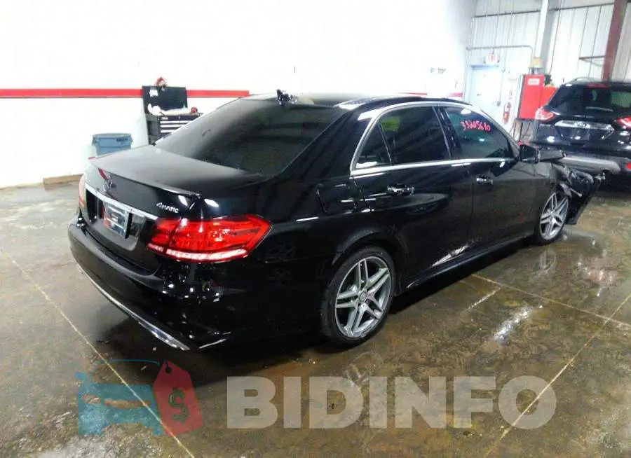 WDDHF8JB2FB092439 Photo# 4