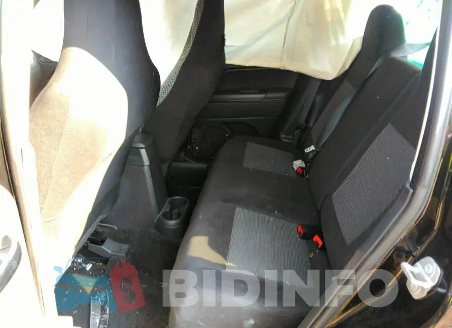 1C4NJRFB8FD395322 Photo# 8