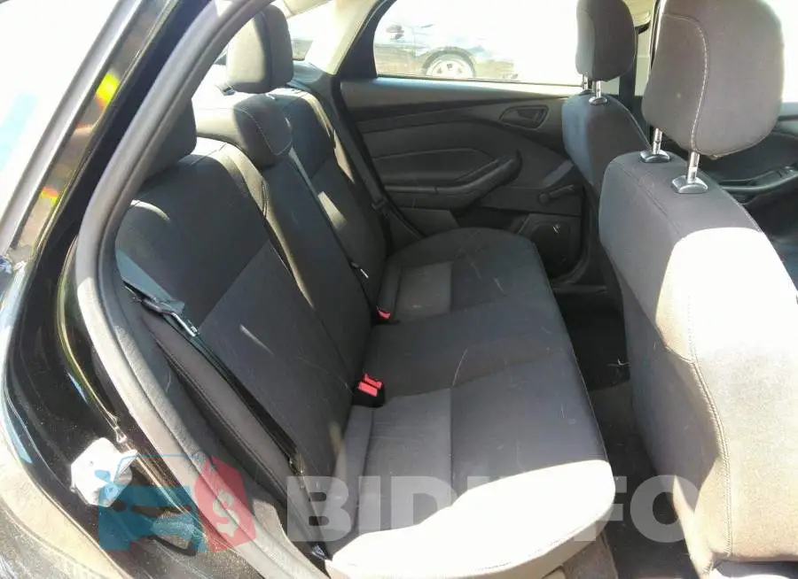 1FADP3E25FL322929 Photo# 8