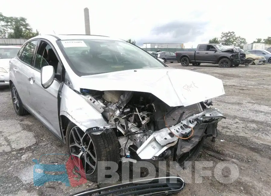 1FADP3H28JL219606 Photo# 6 1FADP3H28JL219606 Photo# 6
