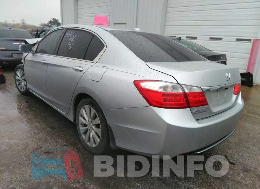 1HGCR2F82FA177021 Photo# 3