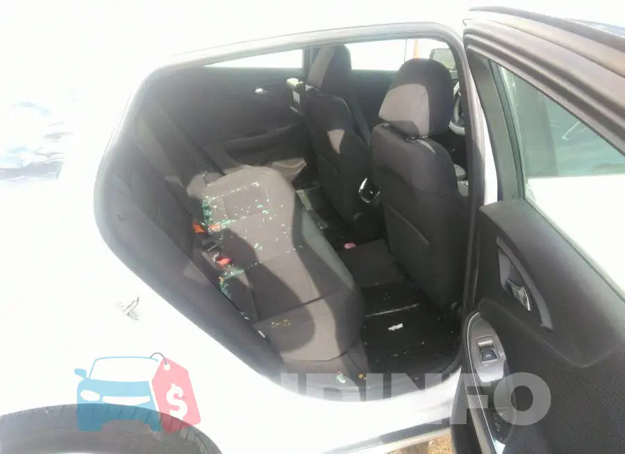 1G1ZE5ST6HF106824 Photo# 8