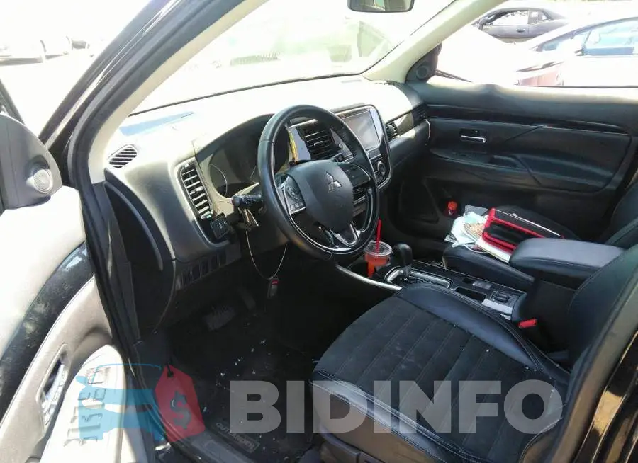 JA4AD3A36KZ034407 Photo# 5