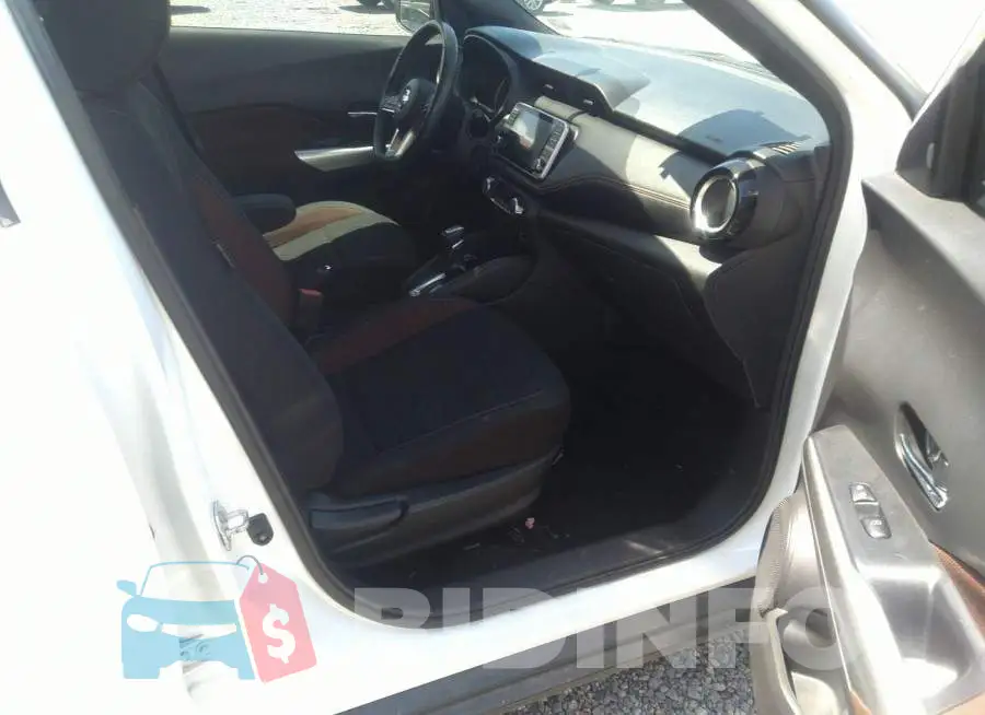 3N1CP5CU3JL529079 Photo# 5