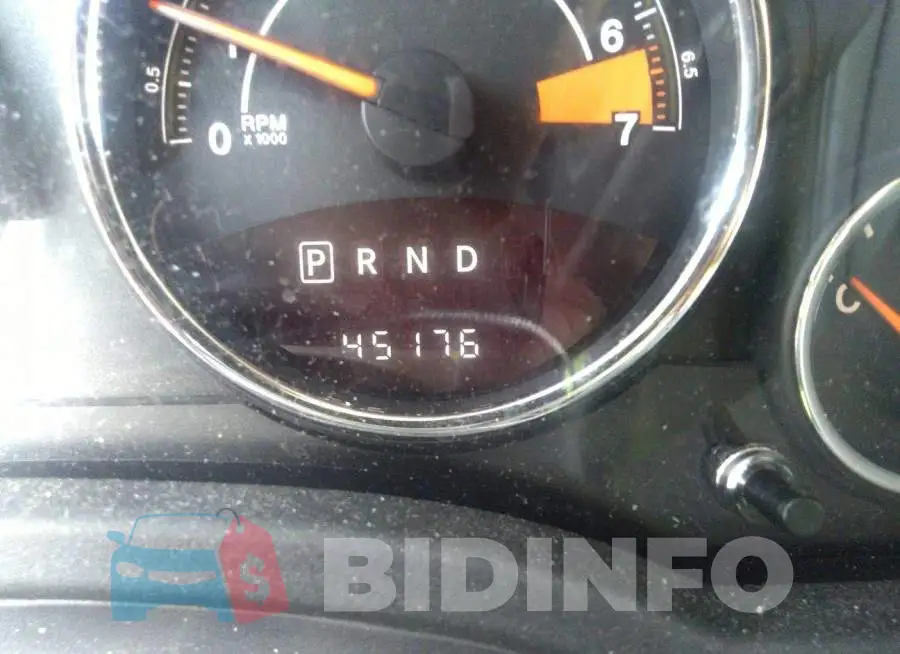 1C4NJDEB3HD192300 Photo# 7