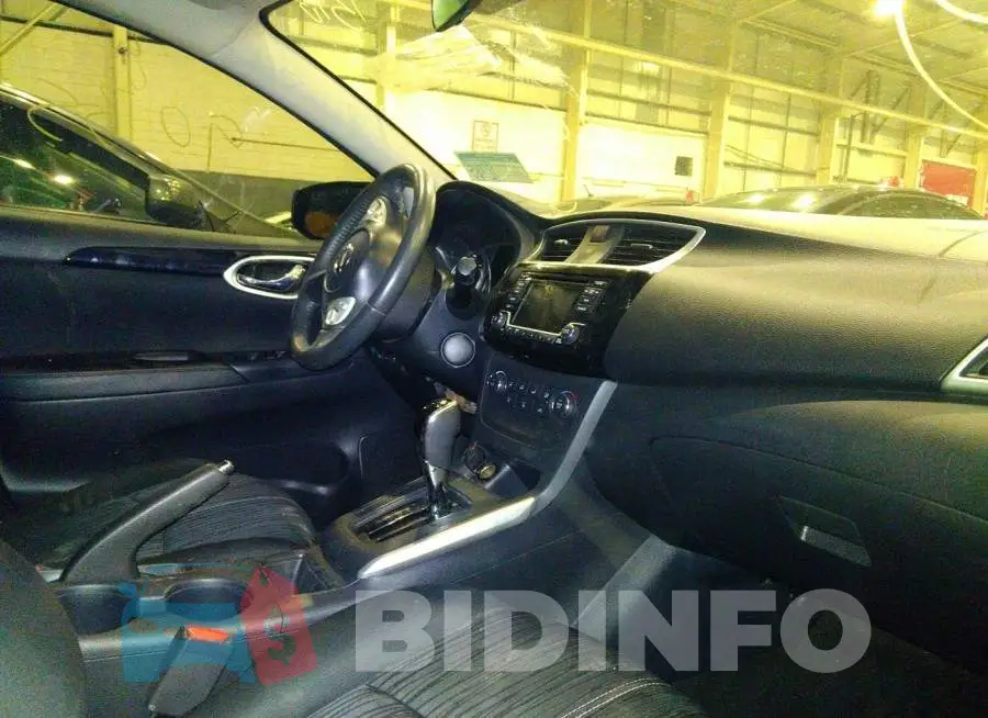 001AB7AP4GL666572 Photo# 5