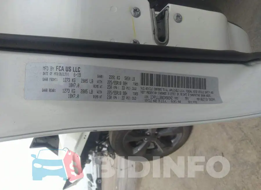 1C4PJLLB8KD490242 Photo# 9