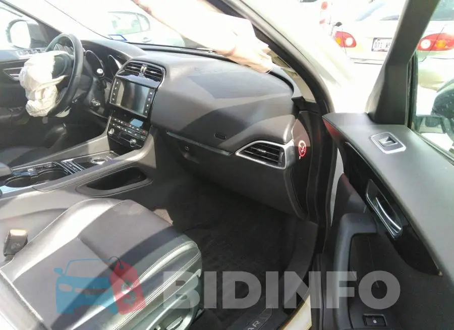SADCJ2BV2HA047118 Photo# 5