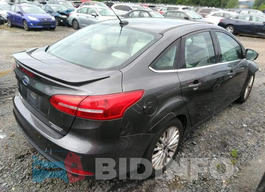 1FADP3J25GL343142 Photo# 4