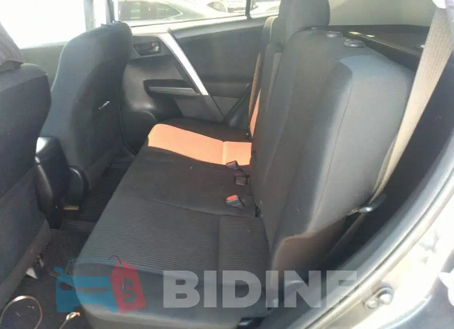 JTMZFREV2GJ077617 Photo# 8