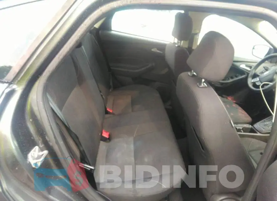 1FADP3F26HL208102 Photo# 8
