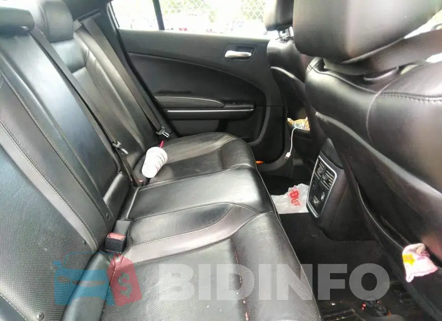2C3CDXBGXKH653068 Photo# 8