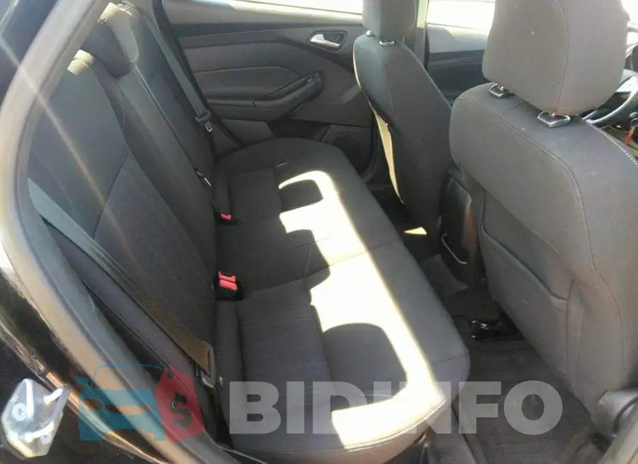 1FADP3F24FL299545 Photo# 8