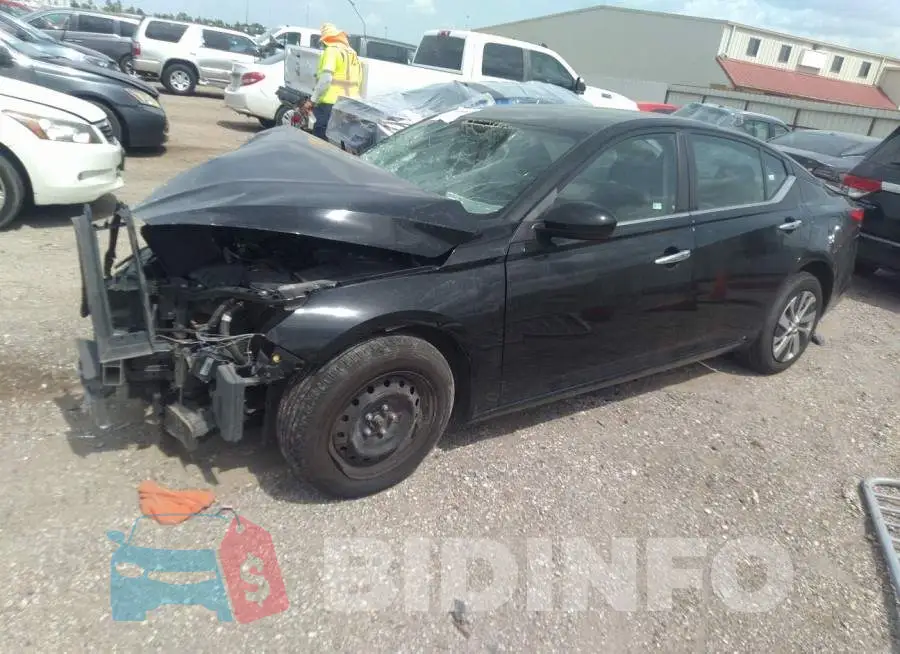 1N4BL4BV2KC124150 Photo# 2