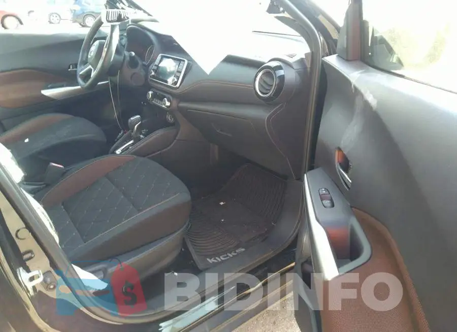 3N1CP5CU0KL557357 Photo# 5