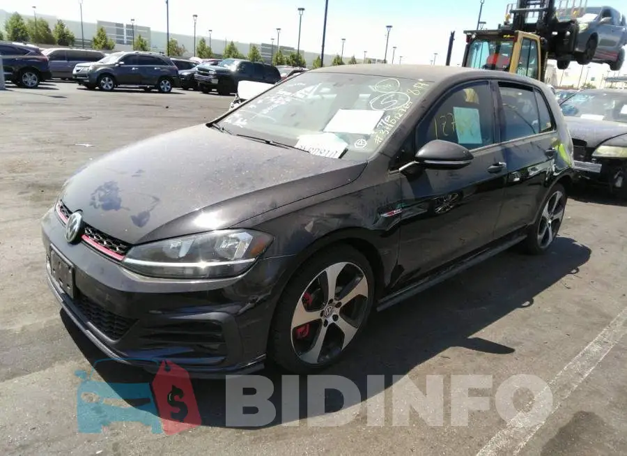 3VW5T7AU7KM010061 Photo# 2