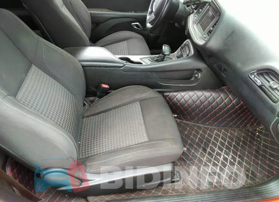 2C3CDZAGXJH178548 Photo# 5