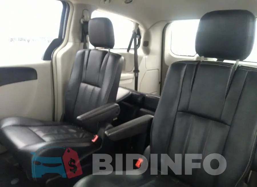 2C4RC1BG7GR215096 Photo# 8