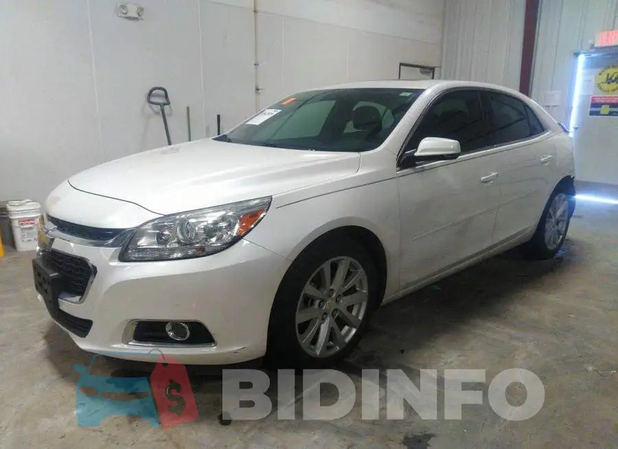 1G11E5SX3FF299625 Photo# 2