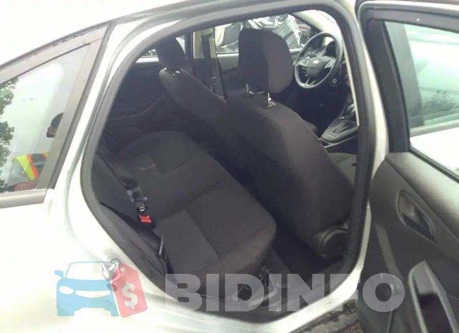 1FADP3E22FL347450 Photo# 8