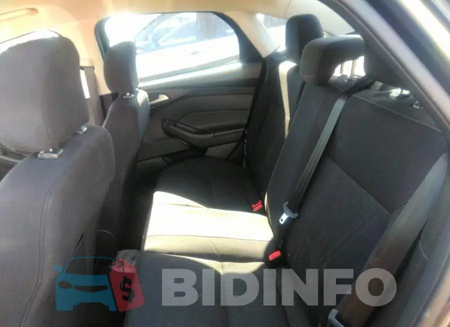 1FADP3FE7HL214811 Photo# 8