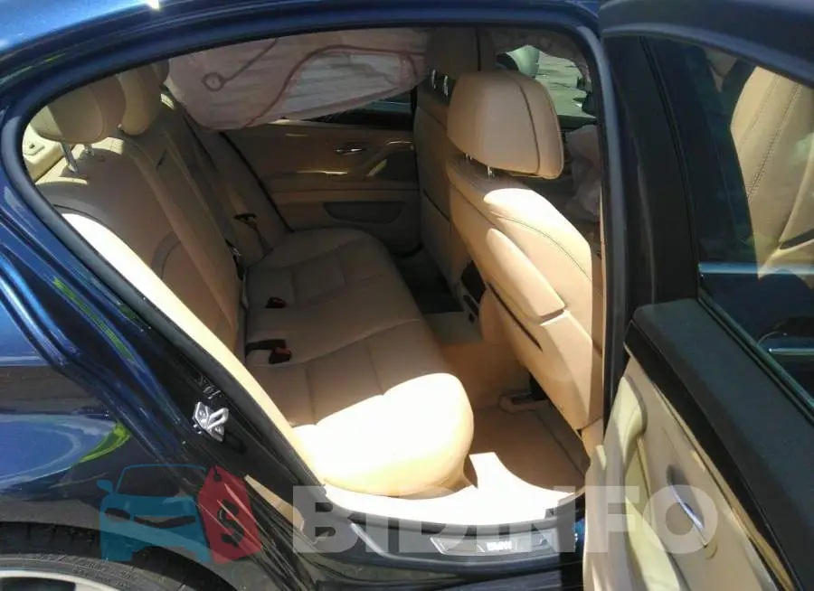 WBA5B1C57FG128133 Photo# 8