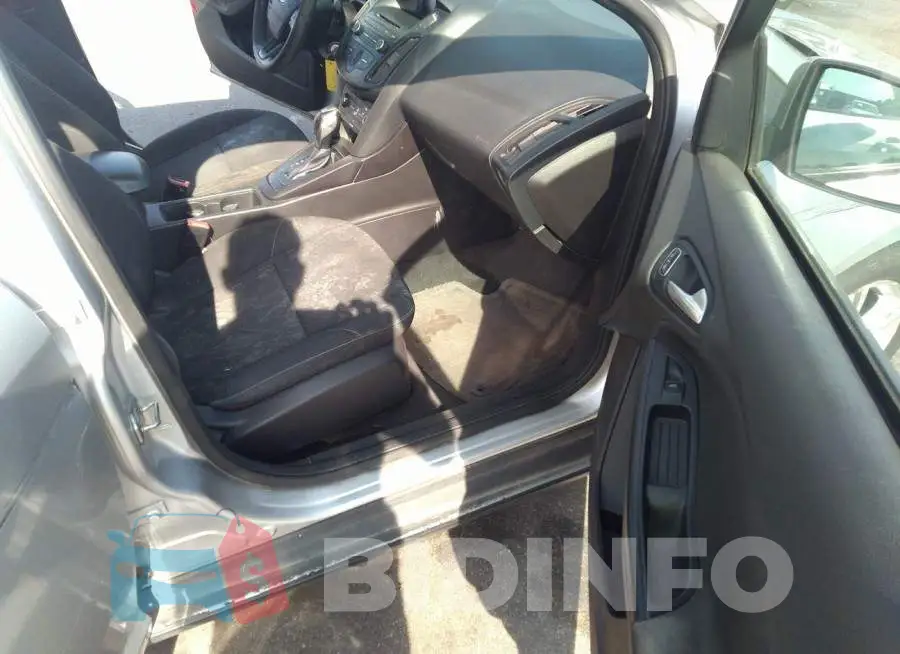 1FADP3F22FL307979 Photo# 5