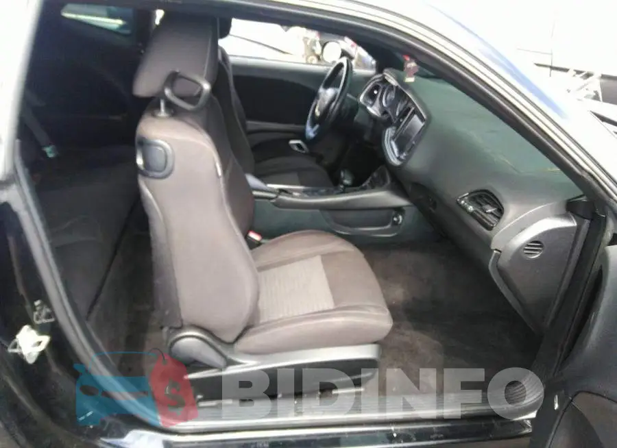 2C3CDZAG4FH775413 Photo# 5