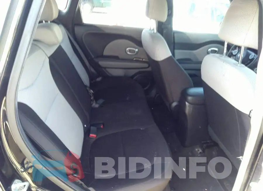KNDJN2A2XH7473084 Photo# 8