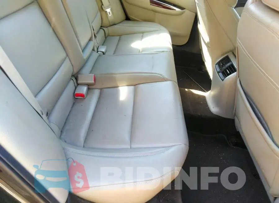 19UUB2F35FA011850 Photo# 8