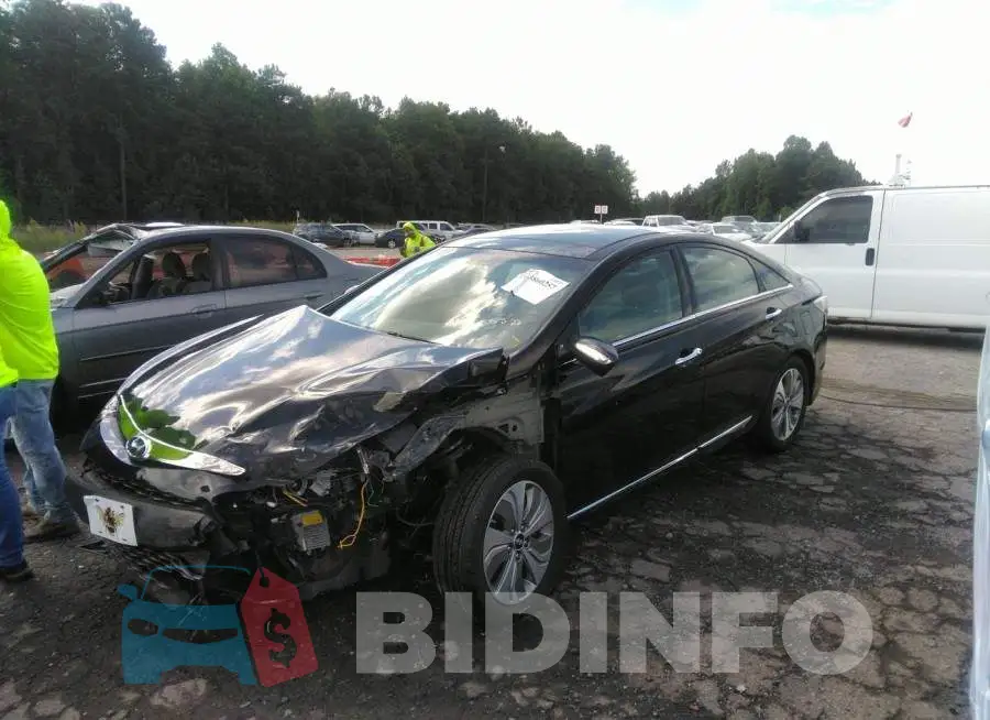 KMHEC4A43FA131895 Photo# 2