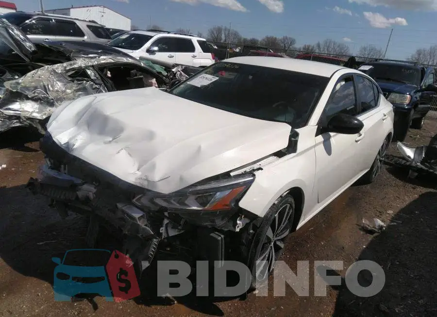 1N4BL4CV2KC157874 Photo# 2